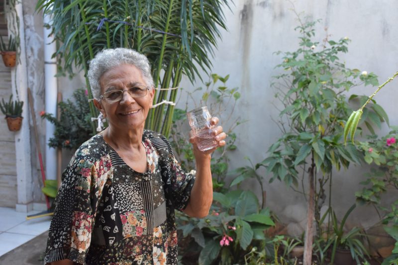 Tarifa Social da água beneficia de aposentados a pacientes com câncer; veja como se cadastrar