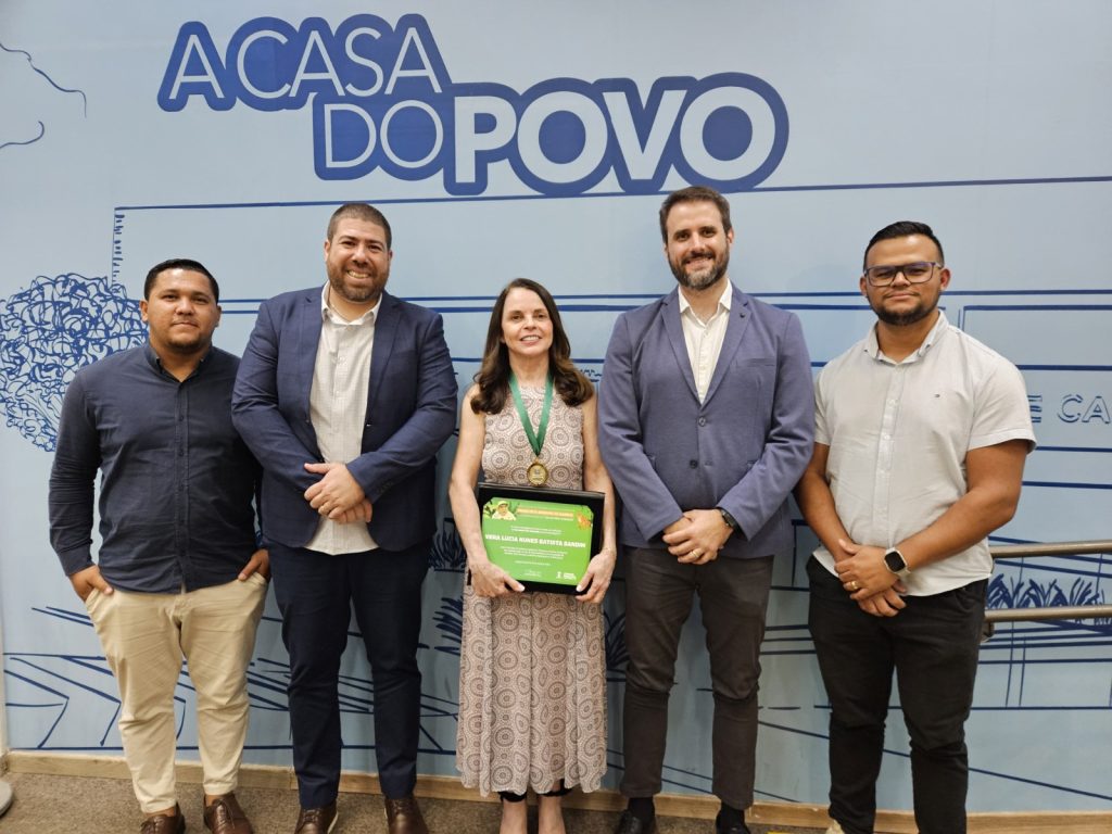 Coordenadora do Laboratório da Águas Guariroba é homenageada na Câmara Municipal de Campo Grande Coordenadora do Laboratório da Águas Guariroba é homenageada na Câmara Municipal de Campo Grande
