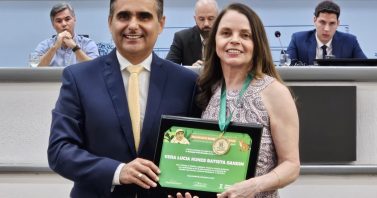 Coordenadora do Laboratório da Águas Guariroba é homenageada na Câmara Municipal de Campo Grande