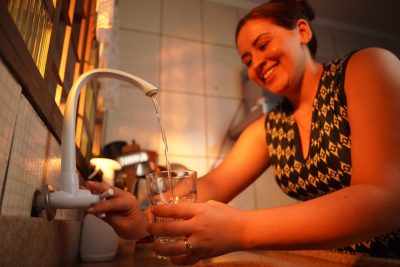 Eficiência operacional e tecnologia garantem segurança no abastecimento de água no período de férias