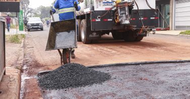 Asfalto passa por teste em laboratório e controle de padrão antes de cobrir as ruas de Campo Grande